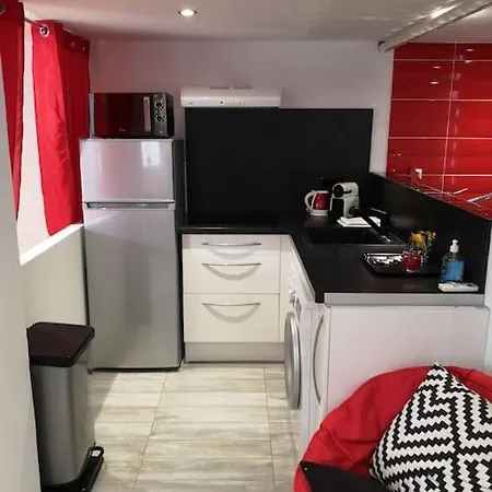 Appartement 50 M2 Dans Une Maison Privative Avec Terrasse Et Jardin Privee Le Cannet Buitenkant foto