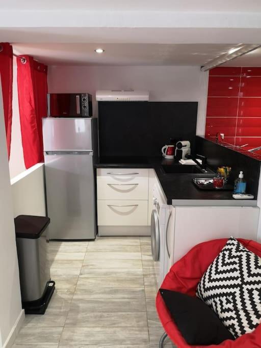 50 M2 Dans Maison Privative Avec Terrasse Et Jardin Privee * Le Cannet